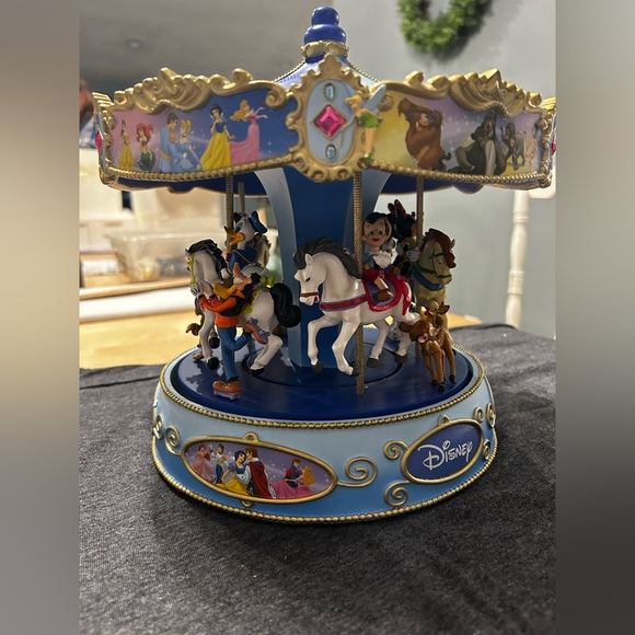 the wonderful world of disney musical carousel - Picture 1 of 9